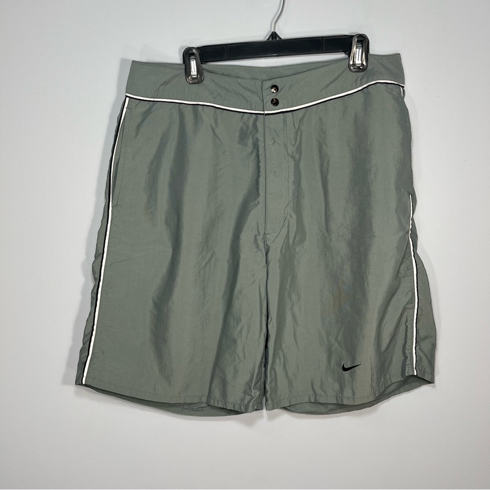 VINTAGE Nike Shorts Mens Extra Large Green Hybrid Board Swoosh Lightweight